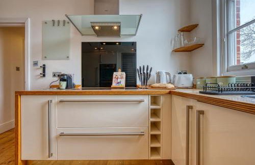 2-Bedroom Stunning, Modern & Spacious Apartment, near Ocean Village, Central Southampton - by Blue Puffin Stays - Photo 11