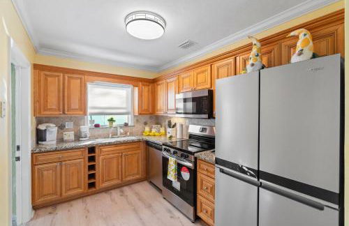 Tropical Haven Fully Remodeled Entire home Sleep 6 - Foto 24