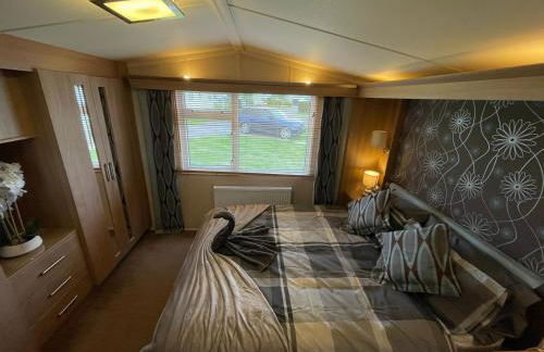Millfields Holiday Park - Diamond Deluxe - Coastal Caravan Breaks - Foto 10