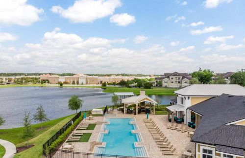 2BR Family Suite with Games & Pool - Foto 25