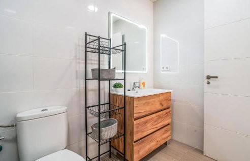 1 Bedroom Stunning Apartment In Grao De Castellon - Foto 10