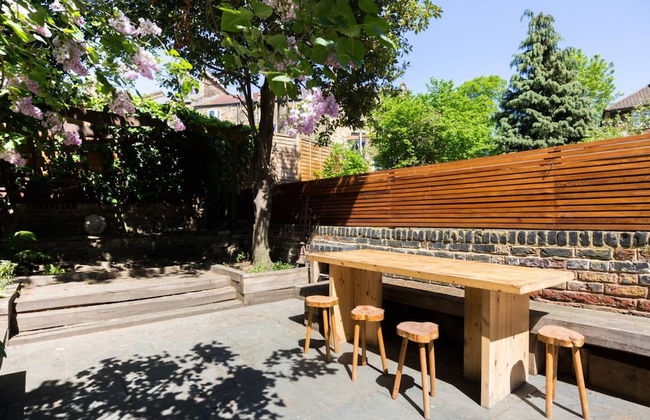 Stylish, Bright Apartment w/ Private Garden - Foto 21