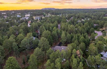 Spacious Comfort in Scenic Monument - Foto 2