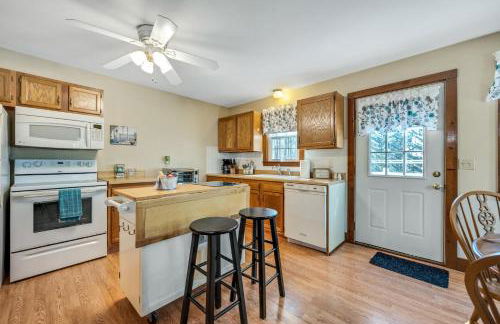 Cozy Bungalow Just Minutes from Mystic, Westerly Beaches, Boating and Casinos! bungalow - Foto 14