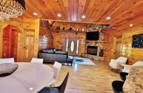 Luxury Cabin with Heated Pool, Hot-Tub & Deluxe Outdoors - Photo 54