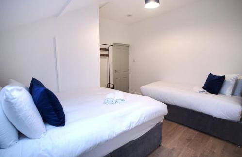 Sleeps 18 Lovely Mcr Home by City SuperHost - Foto 26