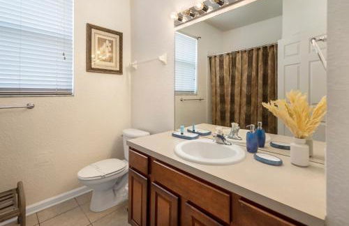 Spacious 6BR Villa Pool Parking Near Disney World - Foto 32