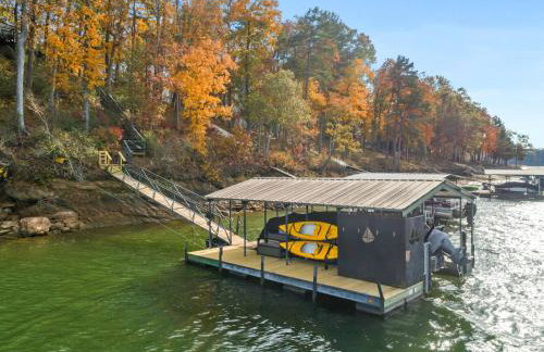 Hartwell Haus with Dock & Playground home - Foto 45