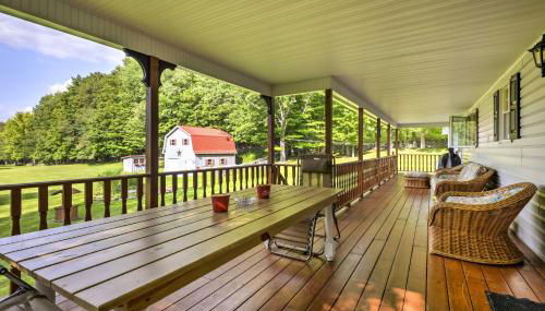 Thompson Home with Deck and Pond, 8 Mi to Elk Mountain - Foto 2