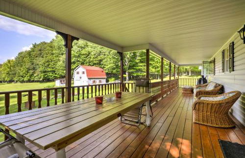 Thompson Home with Deck and Pond, 8 Mi to Elk Mountain - Foto 2