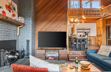 Scenic North Shore Stay w Games Near Snow Summit Lakeview Lodge by AvantStay - Foto 10