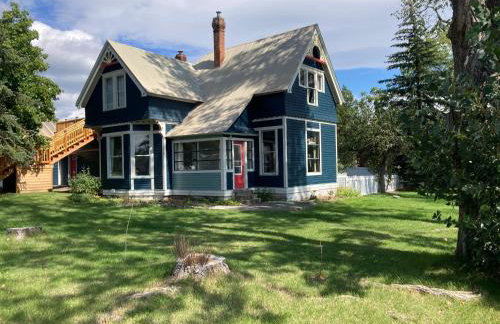 Historic Glacier Getaway with Spectacular Views-20mins to Glacier National Park-10mins to airport and walkable to downtown! - Foto 2