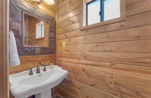 Country Club Cabin with Hot Tub - Foto 23