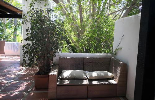 Bonito piso con jardines y piscina - Photo 7