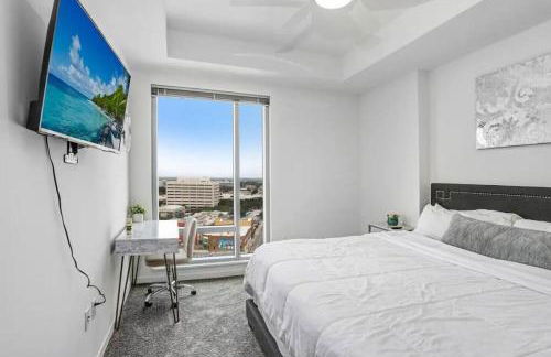 Urban Chic 1BR Downtown Tampa Pool & Balcony Views - Foto 11