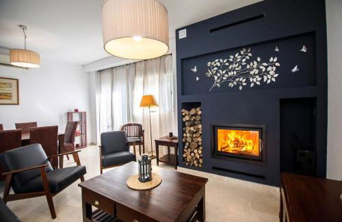 RentalSevilla Brisa del Aljarafe con piscina climatizada a 15 minutos de Sevilla - Foto 2