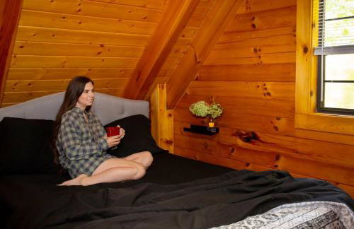 Cabin in the Woods - Hot Tub, Fire Pit, BBQ - Foto 29