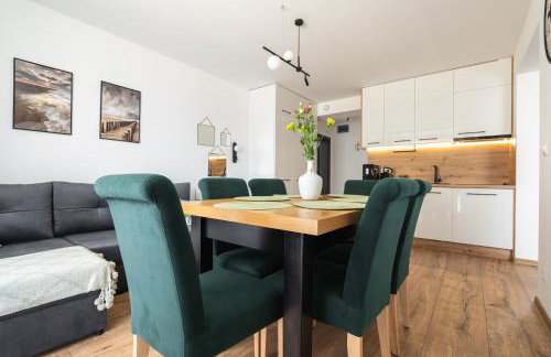 SOLEK, Apartamenty hotelowe i pokoje gościnne ze śniadaniem, przyjazne zwierzętom, wyjątkowe, z widokiem na Jezioro Jamno i w bardzo bliskiej odległości od morza - Foto 2