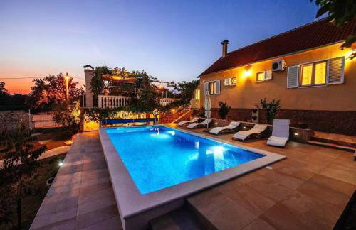 MY DALMATIA - Villa Sucic with private pool and mountain view - Foto 58