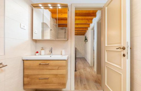 Cozy Home In Rojnici With Wifi - Photo 33