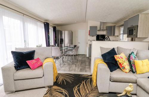 The Hideout - Photo 13