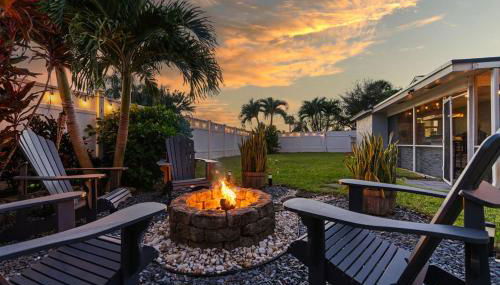 Heated PoolFire PitOutdoor KitchenCorn Hole - Foto 3