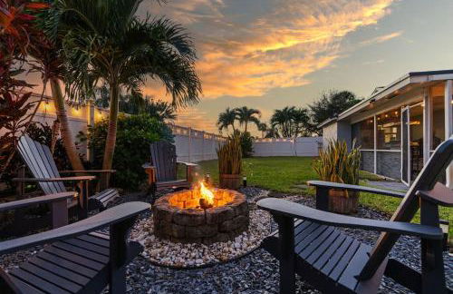 Heated PoolFire PitOutdoor KitchenCorn Hole - Foto 3