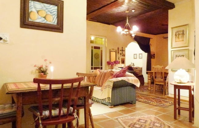 Cosy 6 Person Cottage With Mountain View - Photo 1