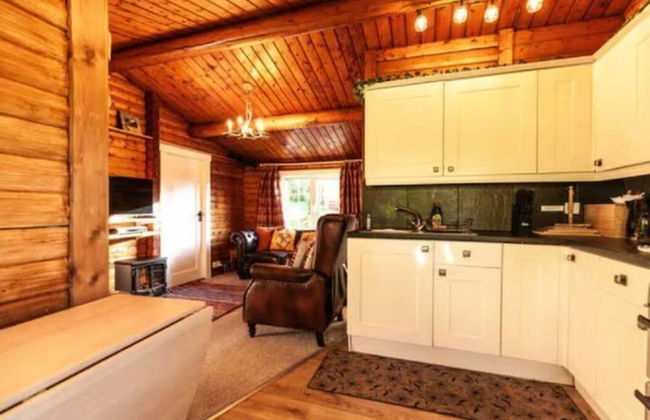 Cozy Mountain 2 Bed Log Cabin - Foto 7