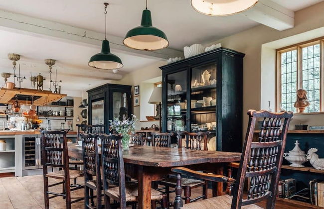 Lavish Tudor Hall Gardens - Sleeps 14 - Foto 3