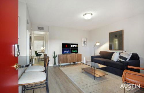 Spacious 2 Apt Combo Sleeps 12 Pool and Pets - Photo 4