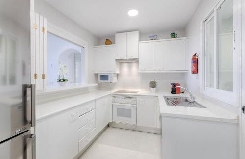 Hanami Alcazaba Beach Front Sea View - Photo 11