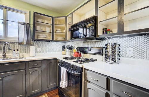 Memorial Row Downtown Escape w Mountain Views - Foto 16