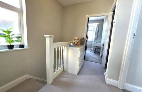 Modern Chic 3-Bed Retreat in Chadwell Heath - Foto 11