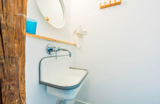 Be Mate Gran Vía Suites - Photo 71