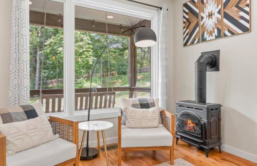 Near Asheville Hot Tub Fire Pit BBQ Sleeps 10 - Foto 13