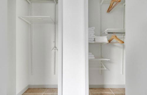 Blueground Downtown Austin pool nr Texas State Capitol ATX-342 - Foto 14