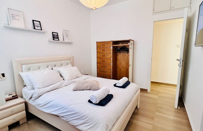 Elegant Apt with Balcony & Sea View by FeelHome - Photo 3