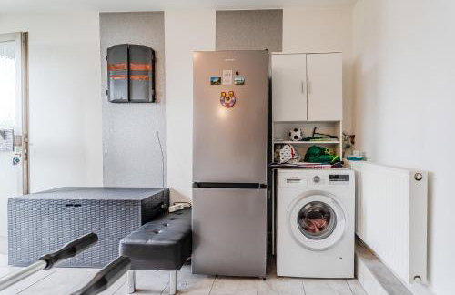 Riverside House with Pool and Hot Tub - Happy Rentals - Foto 28