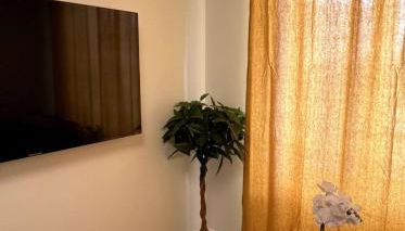 PARIS-MONTROUGE Magnifique Studio Appartement de 35m2 - très cosy pour 1 à 6 personnes refait à neuf - ENTIRE APARTMENT LUXIRIOUS AND WARM - Montrouge Paris 14ème - Proche Aéroport Orly & Parc Expositions Porte de Versailles FREE WIFI GRATUIT - Foto 3