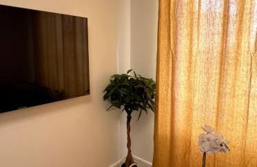 PARIS-MONTROUGE Magnifique Studio Appartement de 35m2 - très cosy pour 1 à 6 personnes refait à neuf - ENTIRE APARTMENT LUXIRIOUS AND WARM - Montrouge Paris 14ème - Proche Aéroport Orly & Parc Expositions Porte de Versailles FREE WIFI GRATUIT - Foto 3