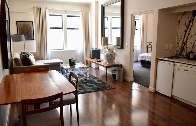 Stylish Apartment with Rooftop Pool & City Views - Foto 12