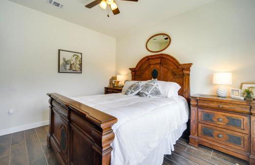 Center Point Countryside Cottage with Deck, Grill! - Photo 12