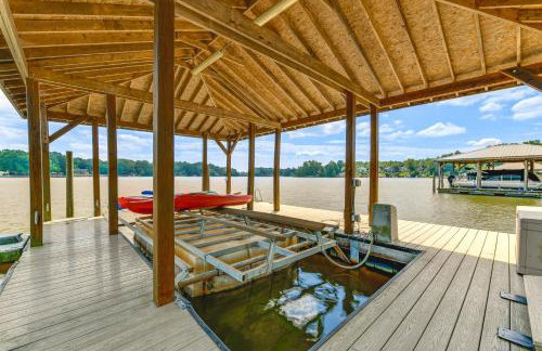 Waterfront Sherrills Ford Home with Pool and Boat Dock - Foto 40