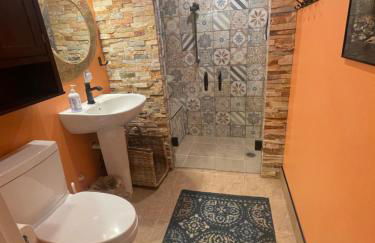 River Mountain Getaway-private, large, in- law apt - Foto 7