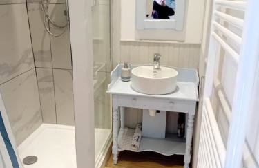 Spinnaker Barn, boutique, cute barn with hot tub - Foto 11