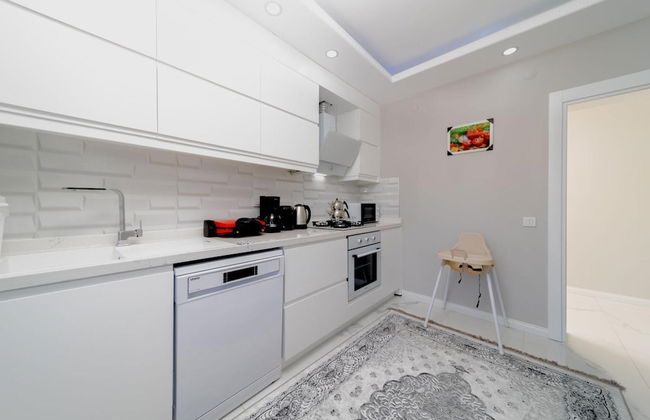 Villa With Pool and Backyard in Kepez - Photo 11