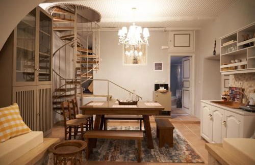 Dandy Villas Dimitsana - a family ideal charming home in a quaint historic neighborhood - 2 fireplaces for romantic nights - Foto 15