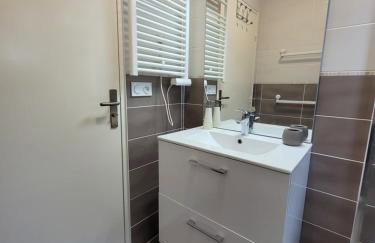 200m de la mer Piscine WIFI T3 38 m2 6 pers 2 chambres Ascenseur - Photo 35