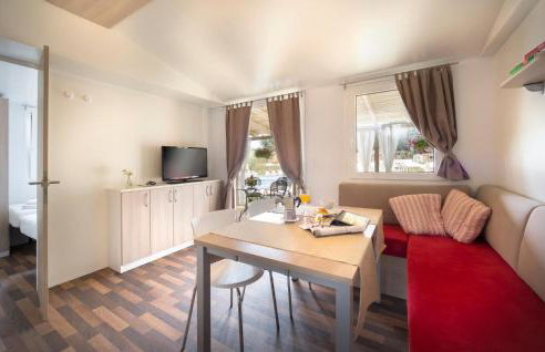 Amazing Home In Novigrad With Wifi - Photo 3